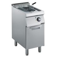 Friteuse électrique EF7 / 1B14L au sol, 1 cuve de 14 l, 1 porte battante dans le soubassement