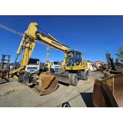 PELLE SUR PNEU KOMATSU PW 180