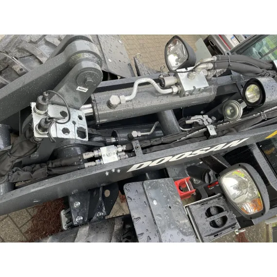 Cargadora sobre ruedas Develon / Doosan DL 65-7