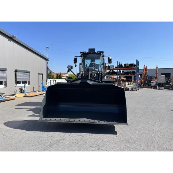 Колесный погрузчик Develon / Doosan DL250 - 7