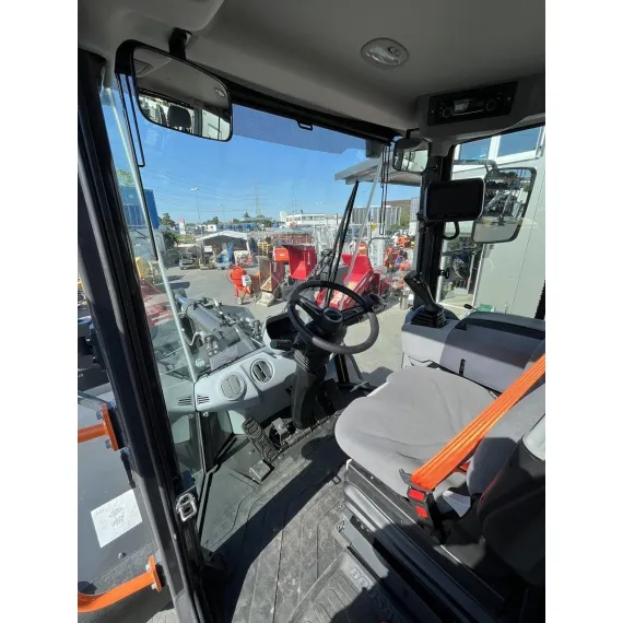 Колесный погрузчик Develon / Doosan DL250 - 7