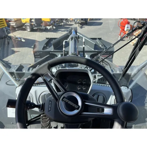 Колесный погрузчик Develon / Doosan DL250 - 7