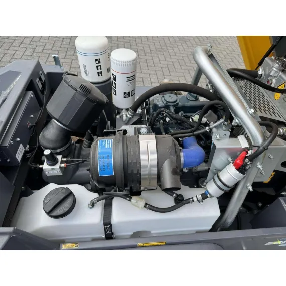 Ø 65 L Cabezal móvil versión larga GEO ERDRAKETE con engrasador de cabezal móvil y manguera de aire comprimido Compresores para obras Atlas Copco Xas 38-7 - Compresor móvil para obras