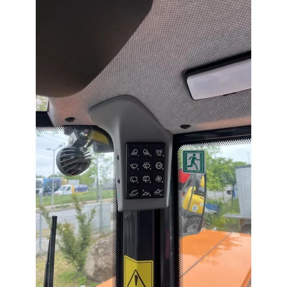 Cargadora de ruedas Yanmar V80 de 5 toneladas, tracción total, diésel de 63 CV