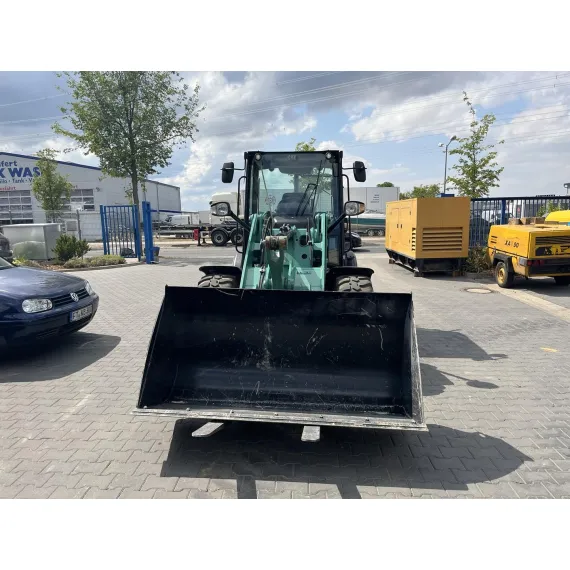 Cargadora sobre ruedas usada Caterpillar 906 M