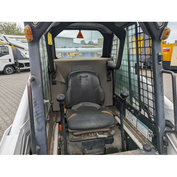 Cargadora compacta Bobcat 773 usada