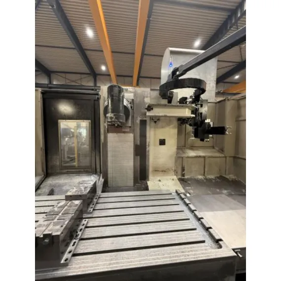 Gebraucht – CORREA XPERTA 25 von 2017 – CNC-Bettfräsmaschine