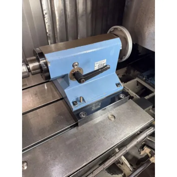 Gebraucht – AXA VCC-1200 von 2009 – CNC-Bearbeitungszentrum