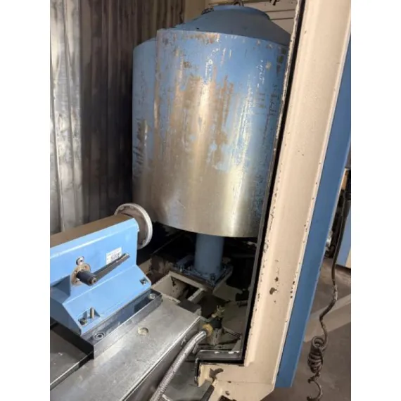 Gebraucht – AXA VCC-1200 von 2009 – CNC-Bearbeitungszentrum