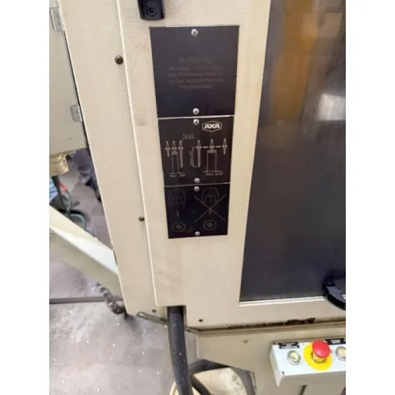 Gebraucht – AXA VCC-1200 von 2009 – CNC-Bearbeitungszentrum