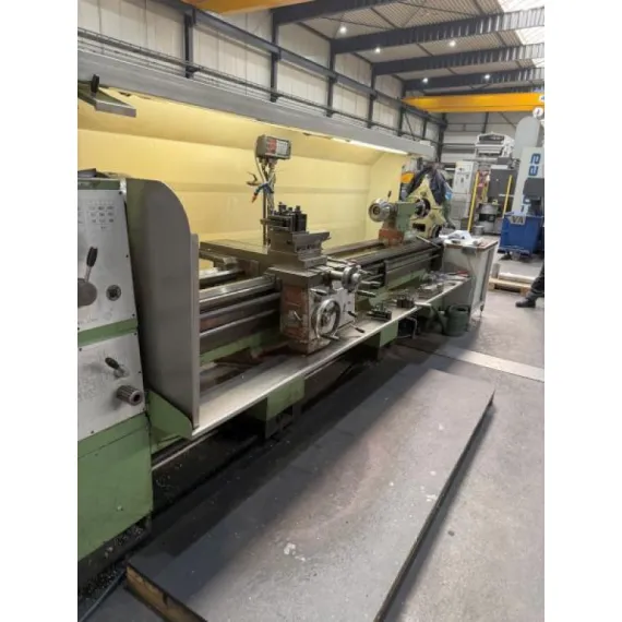 Gebraucht – TUR 630 M SPH 360 – Leit- und Zugspindeldrehmaschine