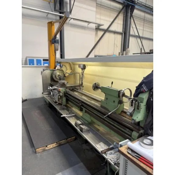 Gebraucht – TUR 630 M SPH 360 – Leit- und Zugspindeldrehmaschine