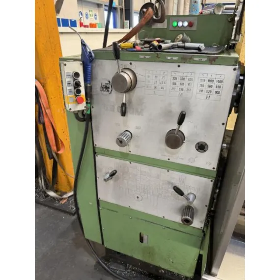 Gebraucht – TUR 630 M SPH 360 – Leit- und Zugspindeldrehmaschine