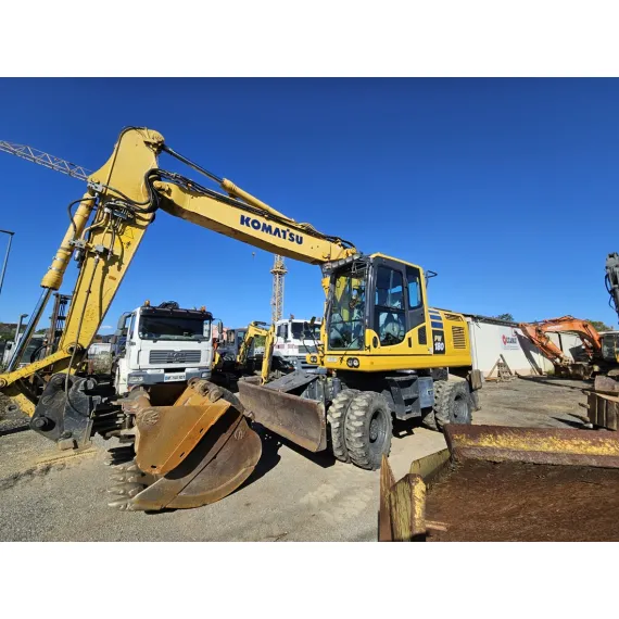 PELLE SUR PNEU KOMATSU PW 180