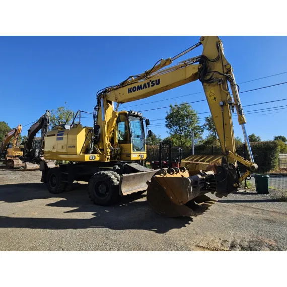 PELLE SUR PNEU KOMATSU PW 180