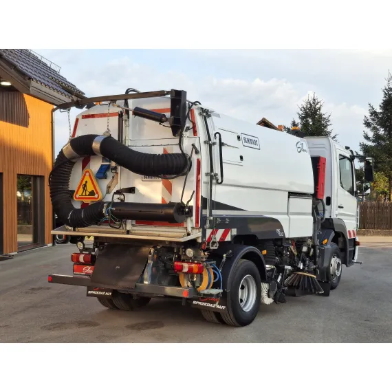 Mercedes-Benz Atego 1021 Zamiatarka Schmidt SK500 Napęd Hydrostatyczny Listwa Wysokiego Ciśnienia Karcher Szczotki Lewa Oraz Prawa Strona 3600 Mth Zamiatarka Uliczna