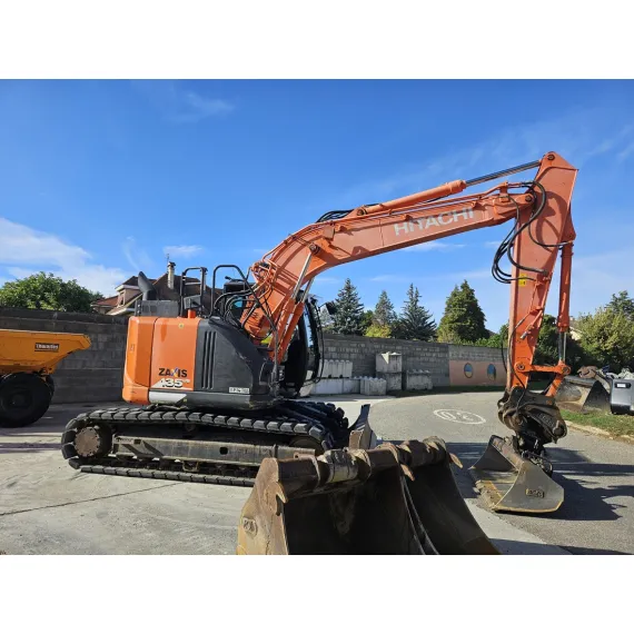 Hitachi ZX 135 US -6