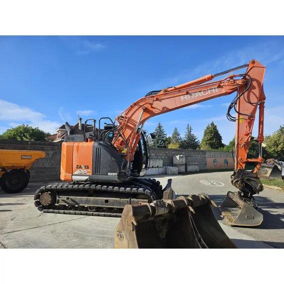 Hitachi ZX 135 US -6