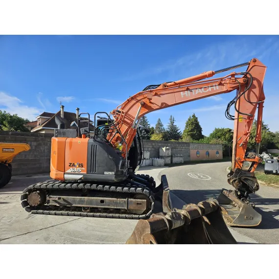 Hitachi ZX 135 US -6