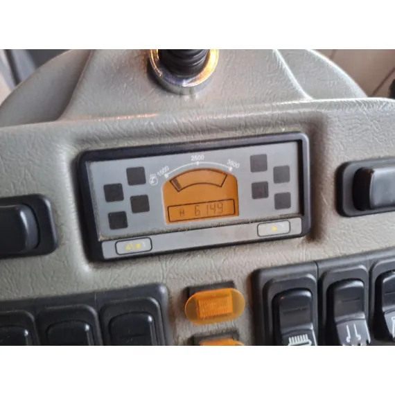 Occasion – Balayeuses – Renault Midlum 220 Johnston – image 12