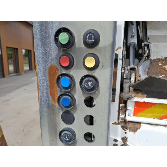 Használt – Hulladékgyűjtő járművek – IVECO Stralis Faun – kép 19