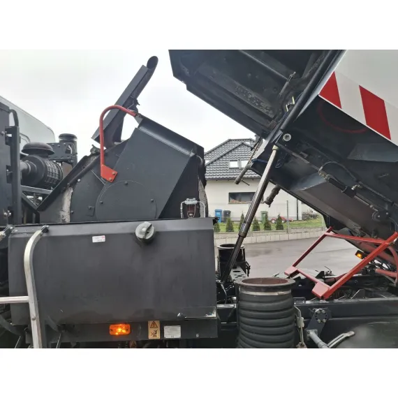 Occasion – Balayeuses – Renault Midlum 220 Johnston – image 18