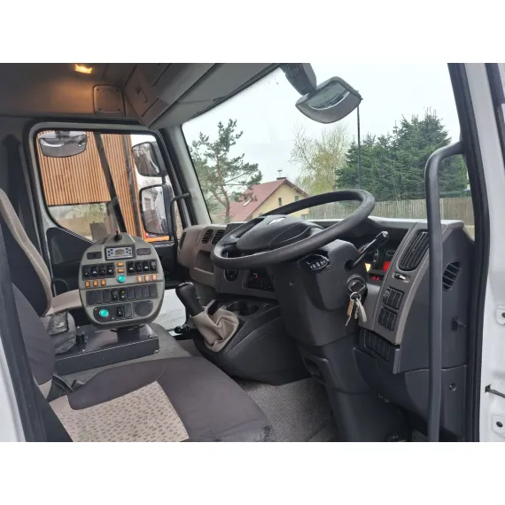 Occasion – Balayeuses – Renault Midlum 220 Johnston – image 10