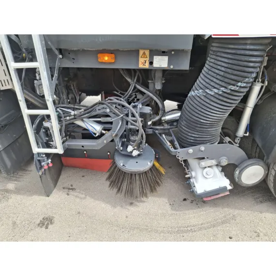 Used – Sweepers – Renault Midlum 220 Johnston – image 8