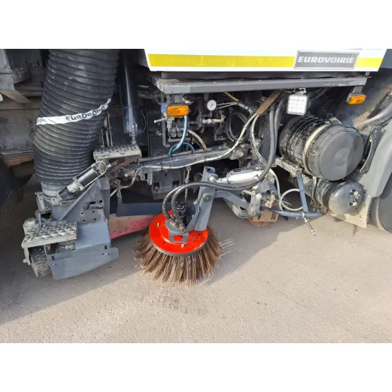 Occasion – Balayeuses – Renault Premium 260 Bucher – image 11
