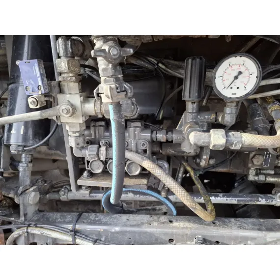 Occasion – Balayeuses – Renault Premium 260 Bucher – image 8