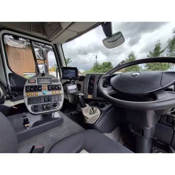 Occasion – Balayeuses – Renault Midlum 220 Johnston – image 12