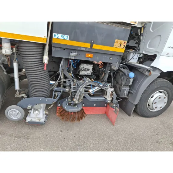 Occasion – Balayeuses – Renault Midlum 220 Johnston – image 18