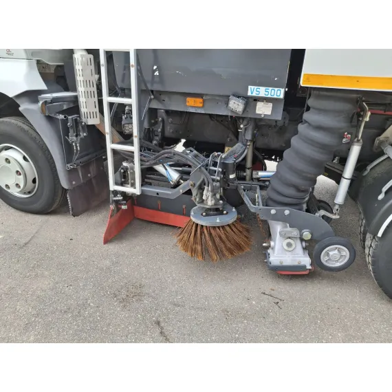 Occasion – Balayeuses – Renault Midlum 220 Johnston – image 19