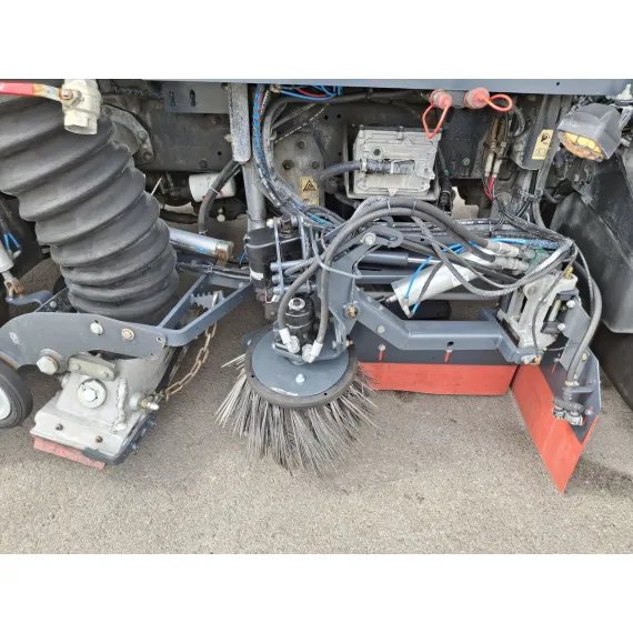 Occasion – Balayeuses – Renault Midlum 220 Johnston – image 16