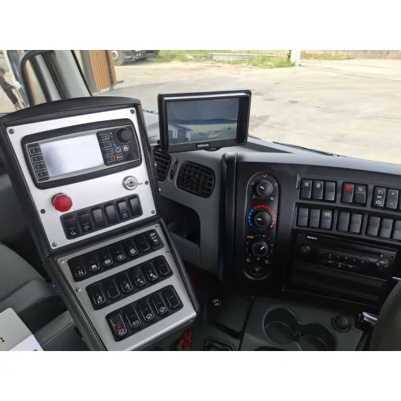 Używany – Zamiatarki – Renault D16 Faun – zdjęcie 25