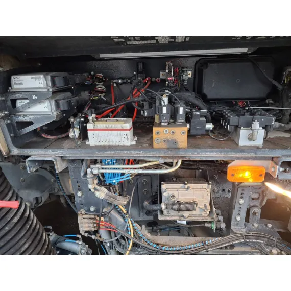 De ocasión – Barredoras – Renault Midlum 220 Johnston – imagen 9