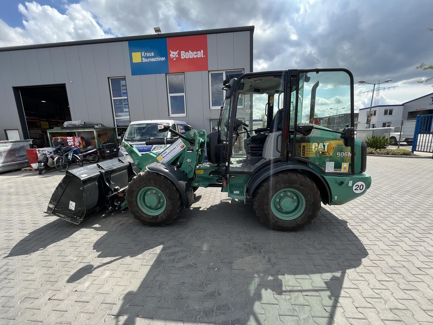 Used Caterpillar wheel loader 906 M | | Neu & gebraucht