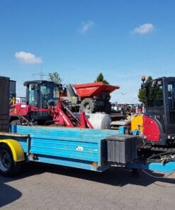 Gebrauchter Blomenröhr Baumaschinen Anhänger mit Auffahrrampen